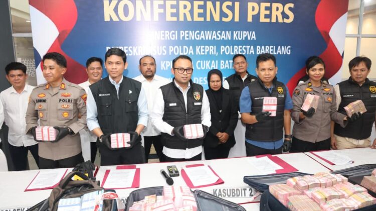 DITRESKRIMSUS POLDA KEPRI GELAR KONFERENSI PERS TERKAIT DUGAAN PELANGGARAN ADMINISTRATIF KEPABEANAN