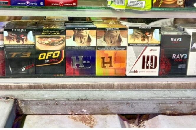 
					Peredaran rokok ilegal di wilayah Dabo Singkep kian meresahkan. Sejumlah etalase toko dan warung didapati menampilkan berbagai merek rokok tanpa pita cukai.13 Desember 2025