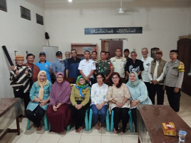 
					Bhabinkamtibmas Hadiri Penguatan Kelembagaan Warga di Petojo Selatan