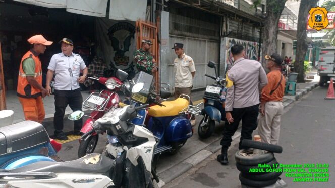 
					Rabu Tertib di Pasar Poncol, Tiga Pilar Tertibkan PKL demi Kenyamanan Warga