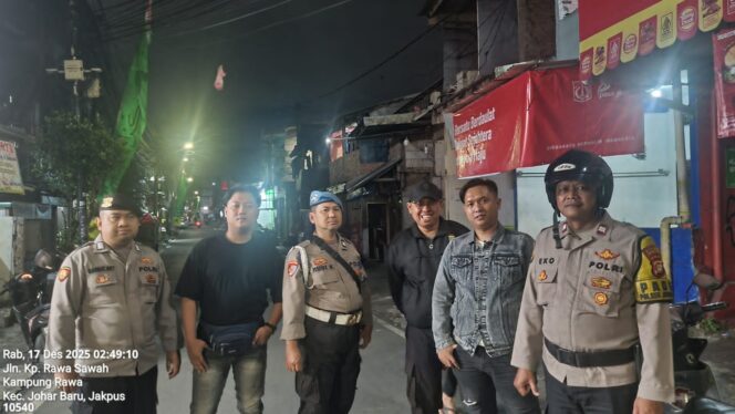 
					Patroli Cipta Kondisi Dini Hari, Polsek Johar Baru Antisipasi Guantibmas dan Tawuran