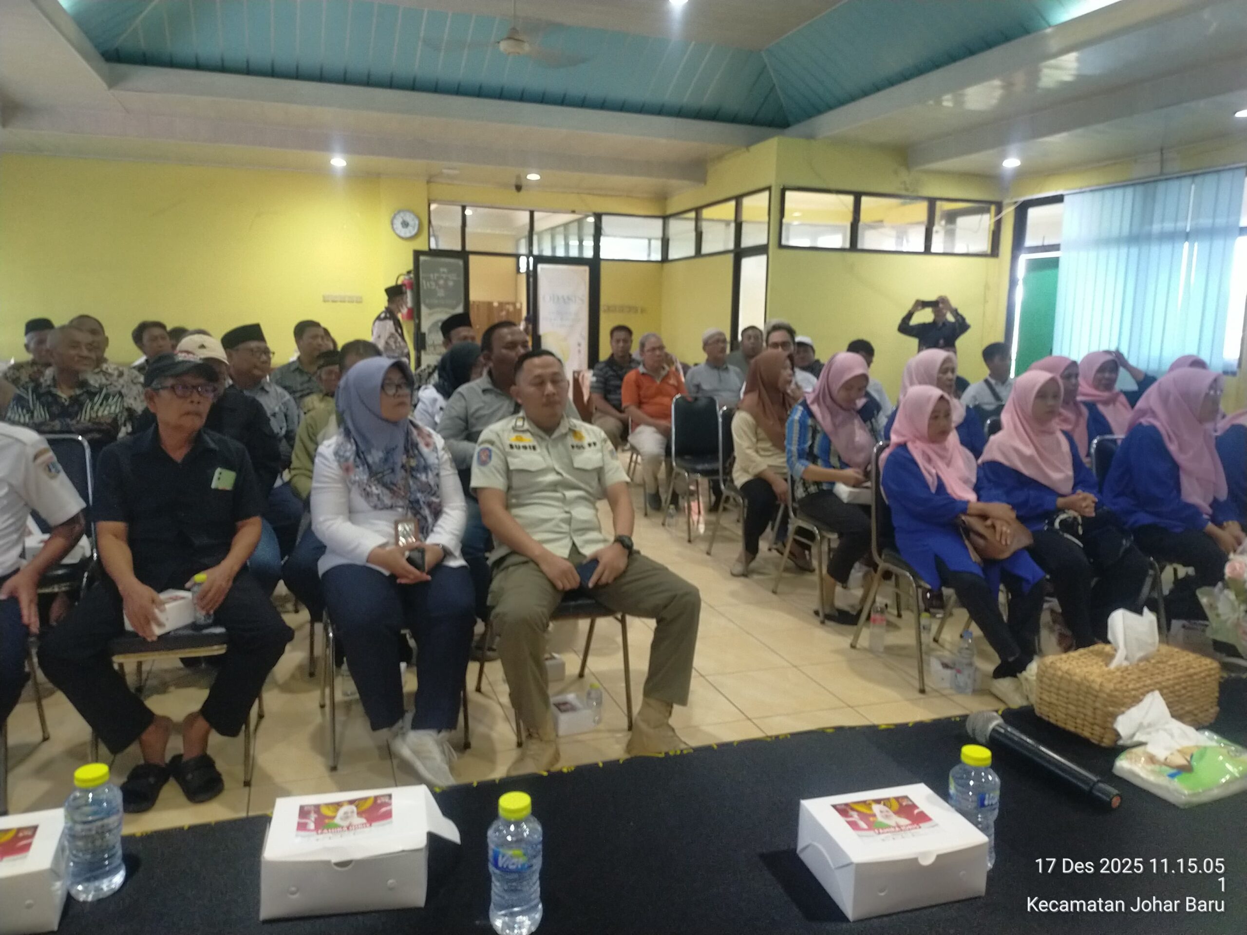 Bhabinkamtibmas dan 3 Pilar Amankan Kunjungan Kerja Anggota DPD RI Fahira Idris di Kelurahan Galur