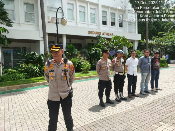 
					Kapolsek Johar Baru Pimpin Apel Pengamanan Aksi Unjuk Rasa di Kantor BPOM, Situasi Aman dan Kondusif