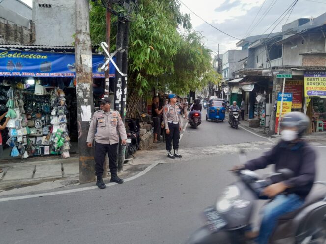 
					Ciptakan Lalu Lintas Lancar dan Aman, Polisi Lakukan Ploting Sore di Sumur Batu