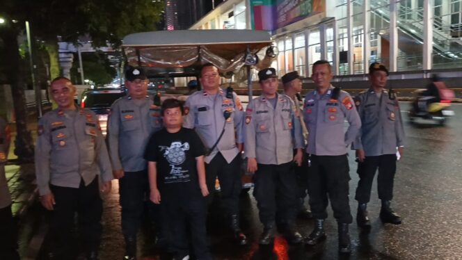 
					Bersama Patroli Cipta Kondisi Menteng di Simpang Sarinah, Cegah Guankamtibmas Dan Aksi Balap Liar
