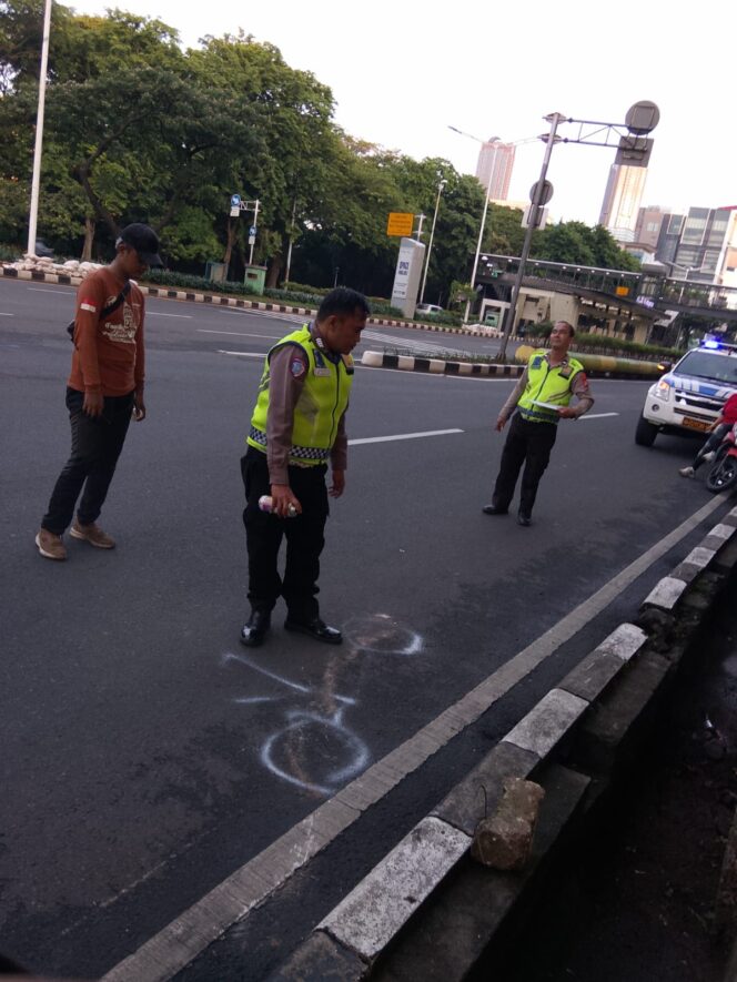 
					Kecelakaan Tunggal di Jalan Benyamin Sueb Viral di Instagram, Dua Pengendara Motor Alami Luka