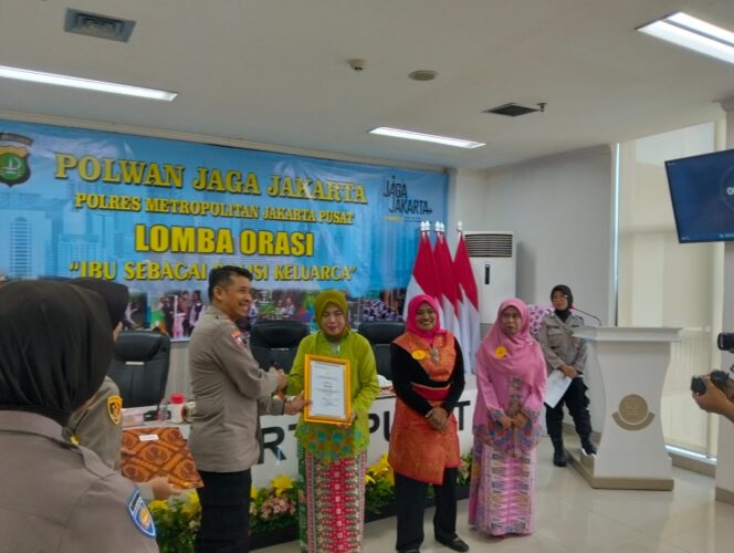 
					Ibu-Ibu Wakil Polsek Se-Jakarta Pusat Unjuk Gagasan dalam Lomba Orasi “Polisi Keluarga”