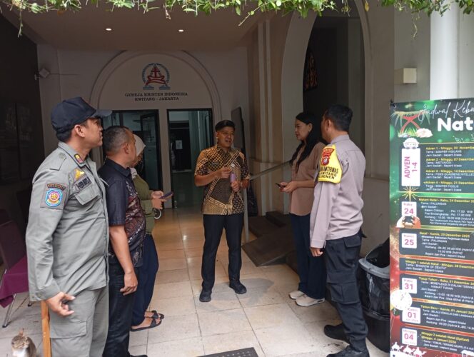 
					Koordinasi Pengamanan Nataru, Aparat Sambangi Gereja GKI Kwitang