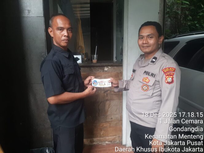 
					Polisi Dekatkan Layanan Digital, Barcode Sahabat Patroli Terpasang di Jalan Cemara
