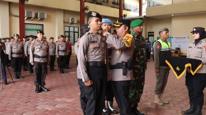 
					Polres Metro Jakarta Pusat Gelar Apel Operasi Lilin Jaya 2025, Siapkan Pelayanan Natal dan Tahun Baru