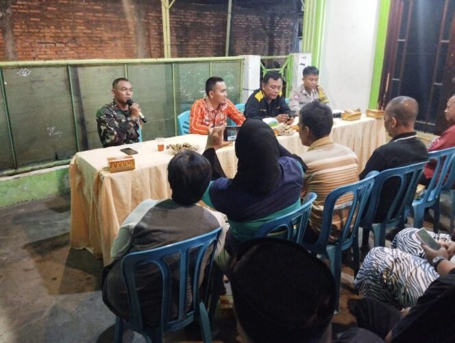 
					Bhabinkamtibmas Hadiri Penguatan Kelembagaan di Petojo Selatan, Perkuat Sinergi Jaga Kamtibmas