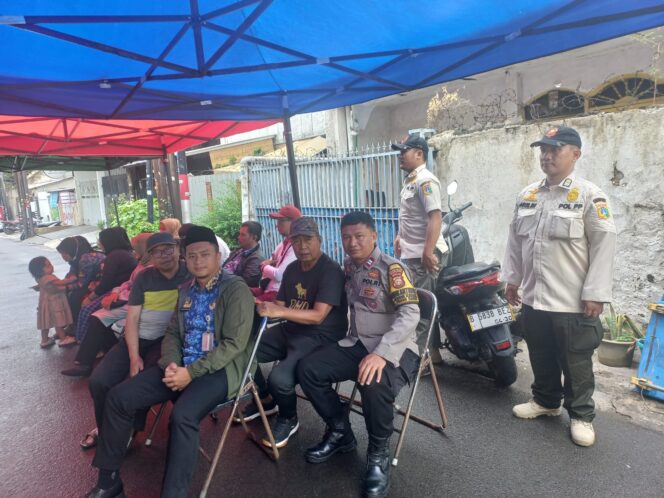 
					Cegah DBD, Tiga Pilar Kebon Kacang Laksanakan Jumling dan PSN di RW 05