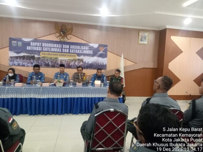 
					Rakor Satlinmas Kemayoran, Polisi Tekankan Kesiapsiagaan Jaga Lingkungan