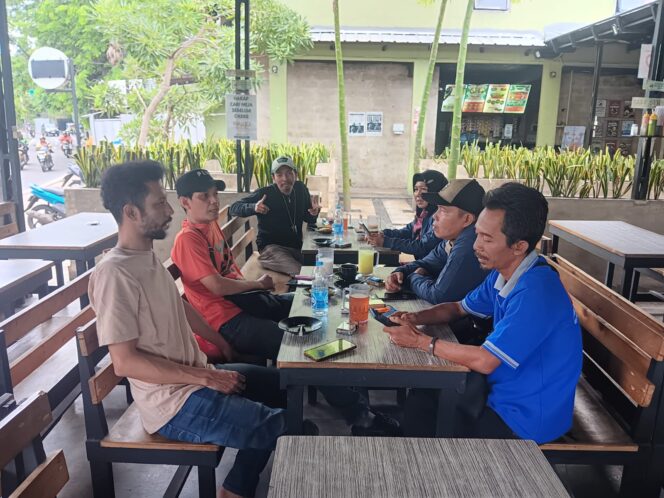 
					RAPAT INTERNAL PERSIAPAN KONGRES DAERAH MIO INDONESIA PD JAKARTA TIMUR KE-1