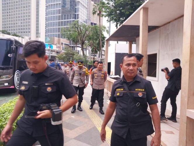 
					Kapolres Metro Jakarta Pusat Tinjau Kesiapan Pospam Nataru Bundaran HI Menteng