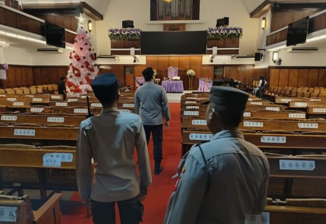 
					Jelang Natal 2025, Polsek Metro Menteng Pastikan Kesiapan Pengamanan Gereja GPIB Paulus