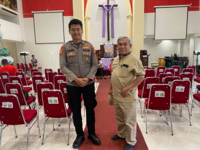 
					Personel Polsek Metro Tanah Abang Perkuat Kamtibmas Jelang Natal di Gereja GPIB Anugerah