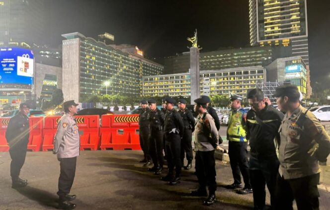 
					Pospam Nataru Bundaran HI Gelar Apel Malam, 28 Personel Siap Amankan Perayaan