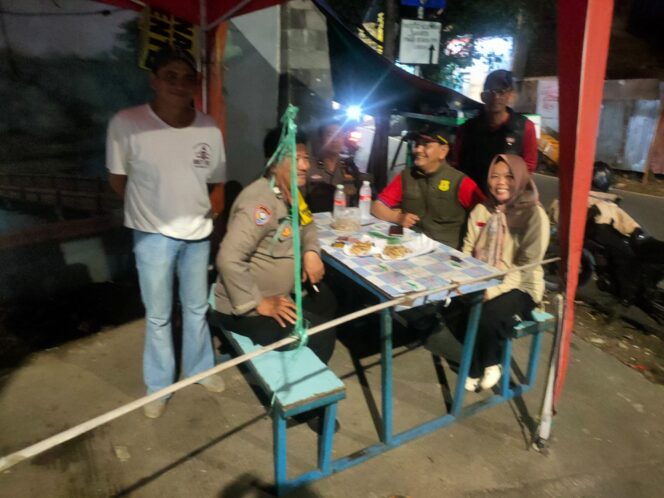 
					Patroli Bersama Warga, Polisi Perketat Pengamanan Kalipasir