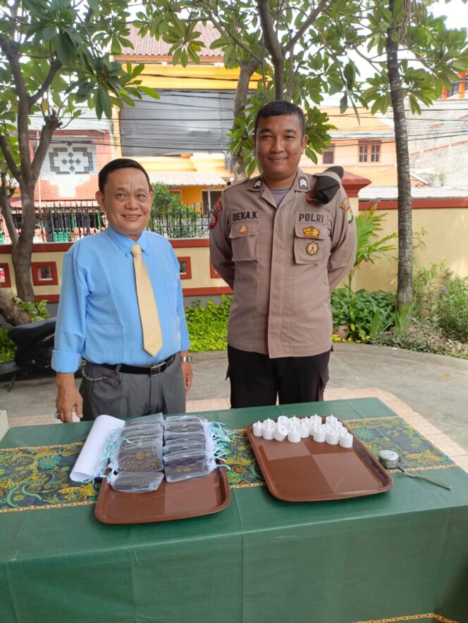 
					Natal 2025 Berlangsung Khidmat, Polisi Pastikan Keamanan Ibadah di Gereja GPIAI Imanuel Johar Baru