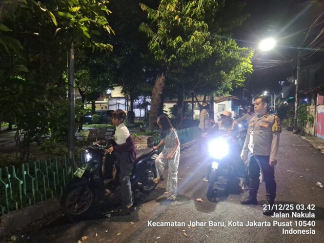 
					Berikan Kenyamanan dan Keamanan Masyarakat, Polsek Johar Baru Gelar Patroli Cipta Kondisi Dini Hari