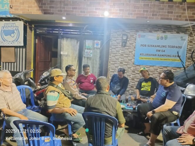 
					Amankan Nataru, Bhabinkamtibmas Kampung Rawa Intensifkan Patroli Wilayah dan Sambang Pos Satkamling