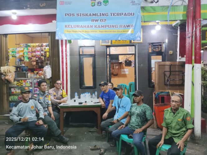 
					Pastikan Nataru Berjalan Kondusif, Bhabinkamtibmas Sambangi Pos Siskamling RW 02 Kampung Rawa