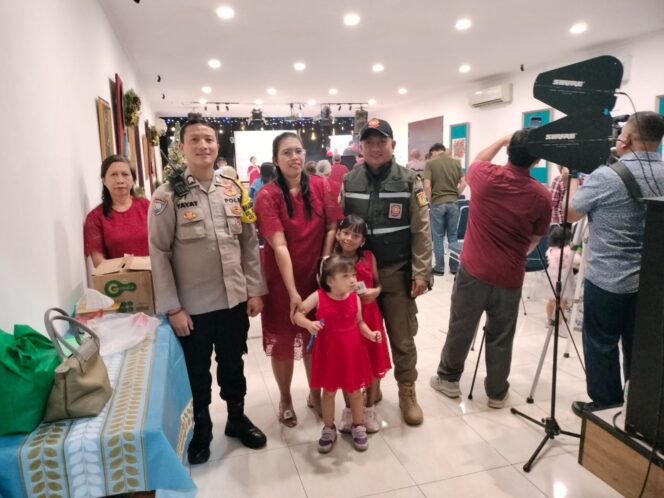 
					Kehadiran Polri Pastikan Ibadah Natal Jemaat GBI Apron Berlangsung Khidmat