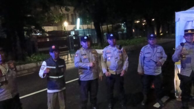 
					Tiga Pilar Menteng Perkuat Pospam Nataru di Gereja St Theresia, Keamanan Wilayah Tetap Kondusif