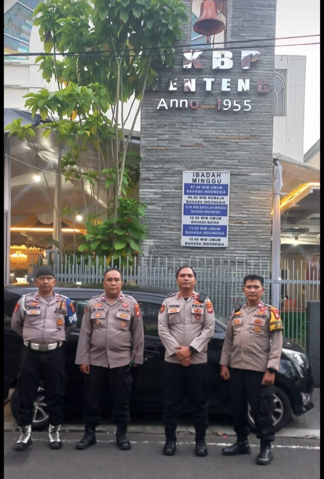 
					Polsek Metro Menteng Amankan Ibadah Natal AMA–Parompuan Di Gereja HKBP Menteng