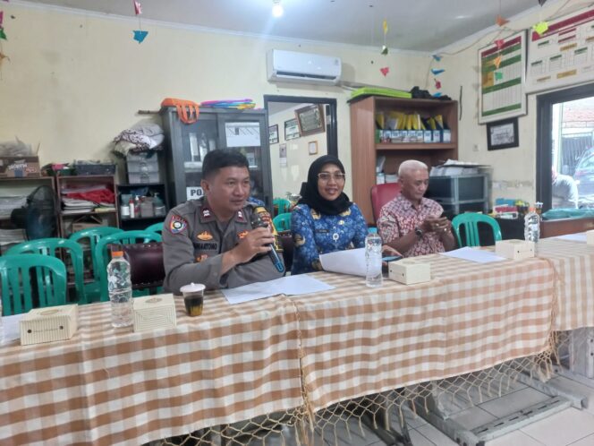 
					Tiga Pilar Kelurahan Kebon Kacang Hadiri Launching Gerai Koperasi Merah Putih