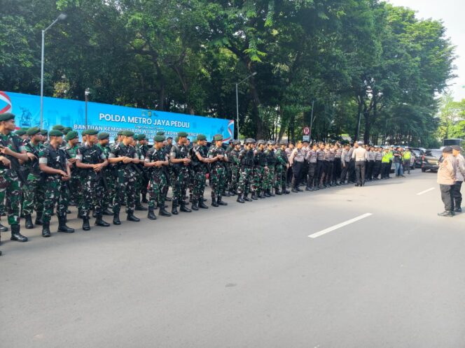 
					Operasi Lilin Jaya 2025, Polda Metro Jaya Perkuat Patroli Demi Kenyamanan Masyarakat