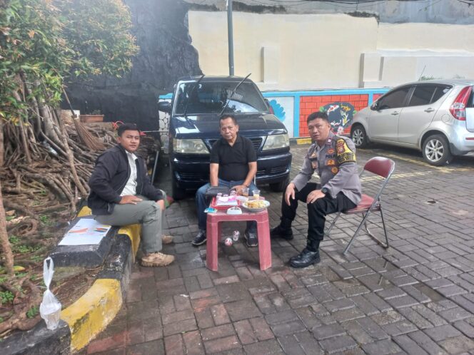
					Bhabinkamtibmas Kelurahan Kebon Kacang Laksanakan Sambang Warga di RW 07 Sebagai Cooling System