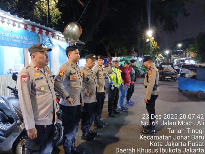 
					Pastikan Keamanan Akhir Tahun, Polsek Johar Baru Gelar Apel Pospam Kota Paris