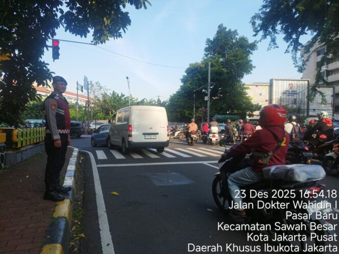 
					Pelayanan Sore Di Lapangan” Di 4 titik Strategis Polsek Sawah Besar