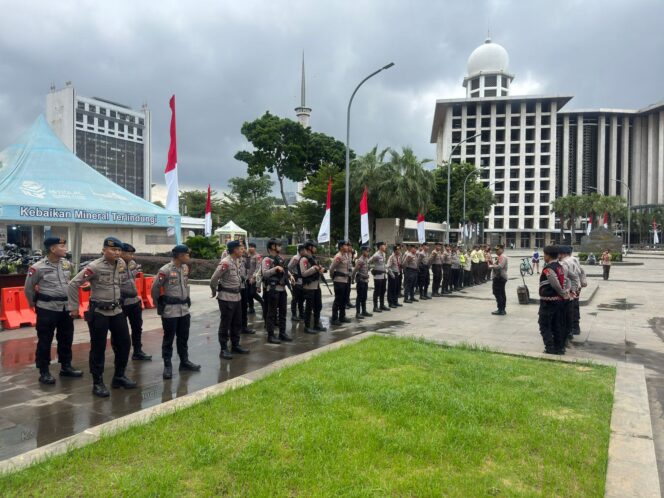 
					115 Personel Amankan Perayaan Natal 2025 di Gereja Katedral Sawah Besar