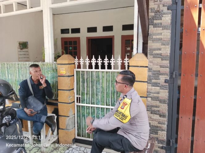 
					Cooling System dan DDS, Bhabinkamtibmas Kampung Rawa Sambangi Warga RT 13 RW 05