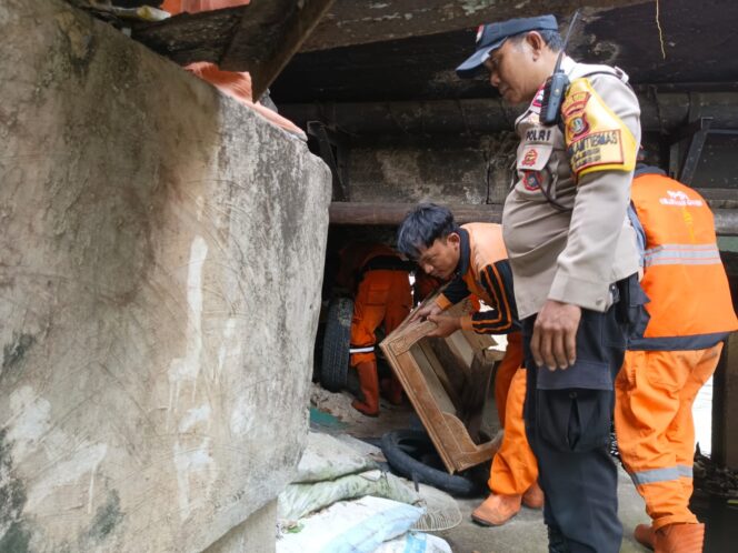 
					Sinergi Tiga Pilar Gambir Gelar Kerja Bakti Bersihkan Lingkungan Sekitar GPIB Immanuel