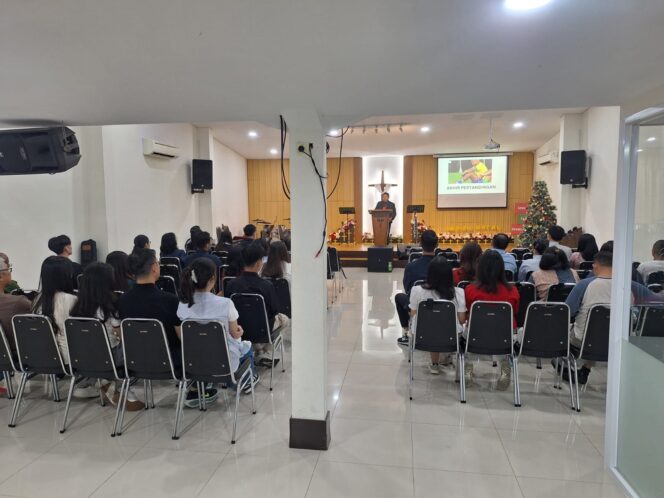 
					Pengamanan Natal 2025 di Gereja Persekutuan Kristen Pasar Baru Berjalan Kondusif