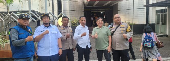 
					Polsek Metro Tanah Abang Berikan Pelayanan Pengamanan Ibadah Kebaktian Natal di GKI Wahid Hasim