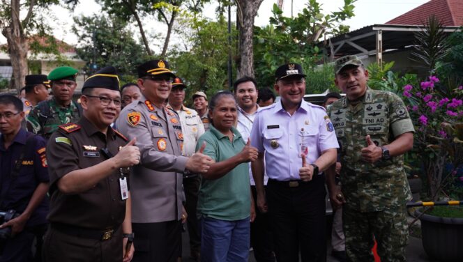 
					Dandim 0502/Jakarta Utara Pimpin Patroli Terpadu Malam Natal Bersama Forkopimko, Pastikan Wilayah Kondusif