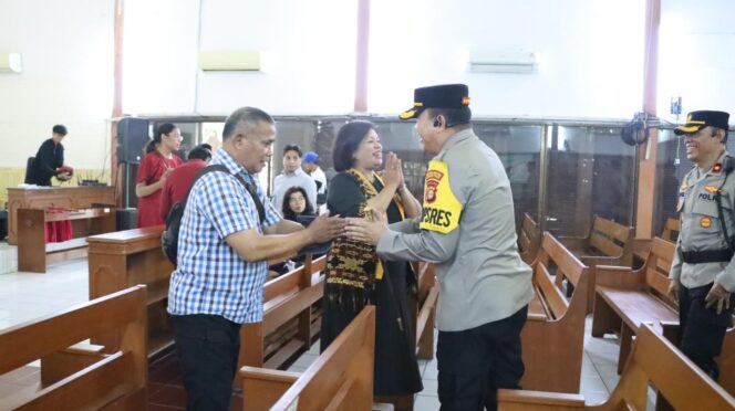 
					Kapolres Metro Jakpus Pastikan Ibadah Natal di Gereja Maranatha Johar Baru Berjalan Aman dan Kondusif