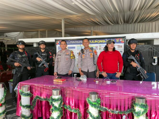
					Misa Natal Gereja GPIB Paulus Aman, Polisi Lakukan Pengamanan Humanis
