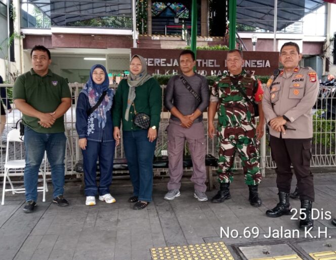 
					Natal Aman Dan Tertib, Polisi Kawal Misa Natal GBI Wahid Hasyim