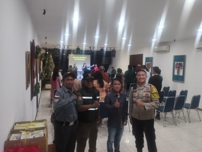 
					Polri Hadir Jaga Kekhidmatan Ibadah Natal di Gereja GBI Apron Kemayoran