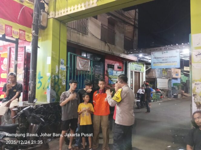 
					Cooling System dan Patroli Wilayah, Bhabinkamtibmas Kampung Rawa Pantau Lingkungan RW 03