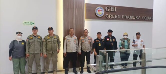 
					Ibadah Natal 2025 di GBI Green Pramuka Square Berlangsung Khidmat di Bawah Pengamanan Polsek Cempaka Putih