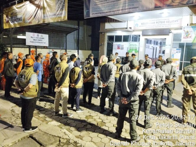 
					Patroli Gabungan 3 Pilar Petojo Selatan Perkuat Pengamanan Jelang Perayaan Natal