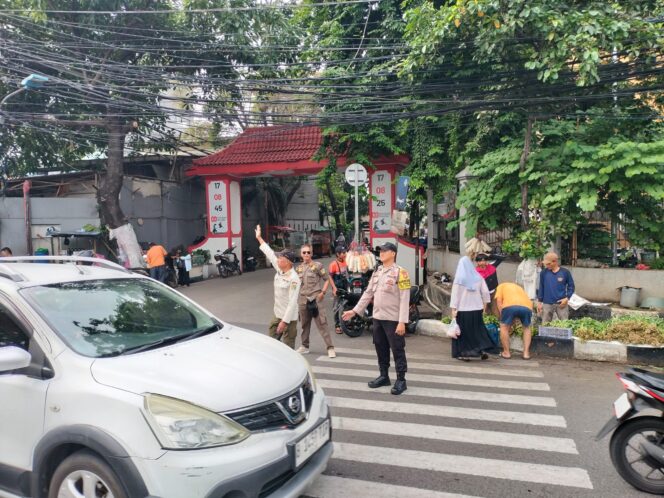 
					Di Suasana Natal, Polri Perkuat Ploting Pagi Jaga Kelancaran Lalu Lintas