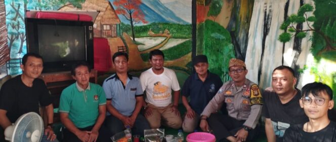 
					Bhabinkamtibmas Karet Tengsin Pererat Sinergi dengan Warga RW 05, Jaga Kamtibmas Jelang Libur Akhir Tahun